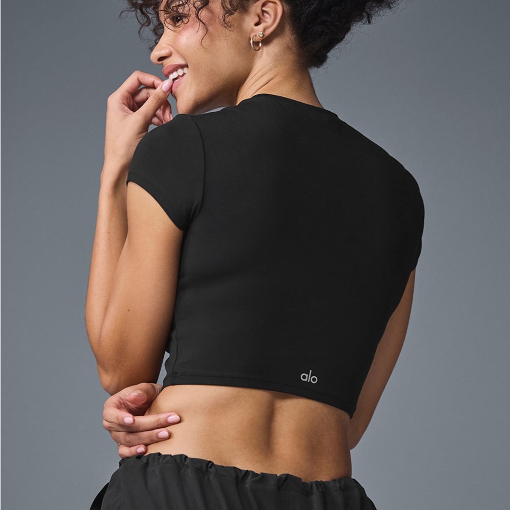 ALO Yoga Classic Black Crop Top